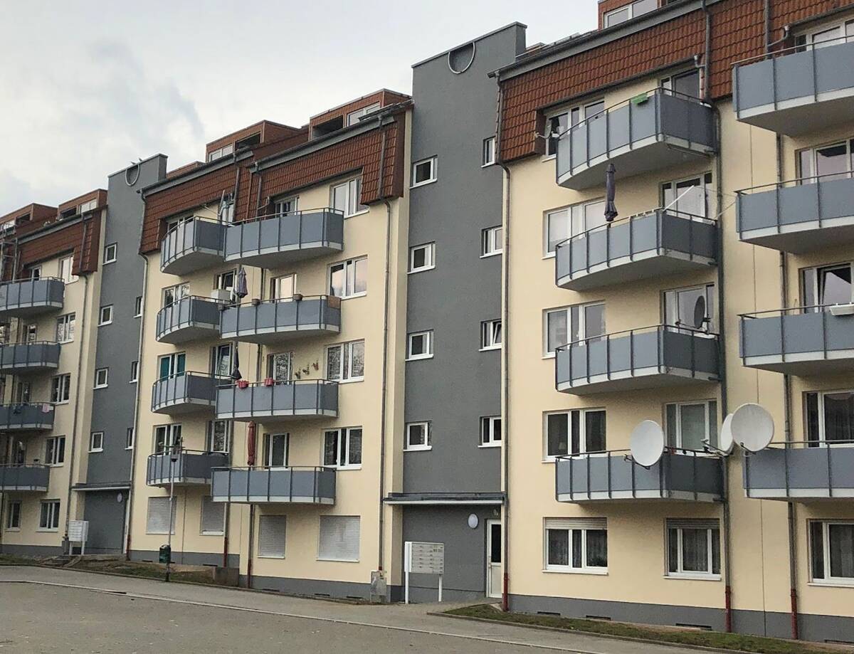 Großzügige 2-Zimmer-Dachgeschosswohnung mit Aufzug und Kellerraum – 34127 Kassel – Bild 1 von 4