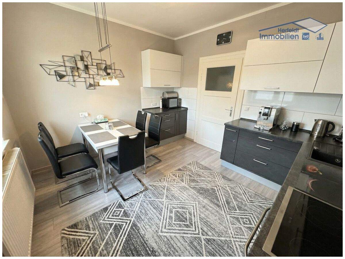Schöne, liebevoll renovierte 3-Zimmer-Wohnung mit idyllischem Gemeinschaftsgarten &zwei Stellplätzen – Augsburg – Vorschaubild 7