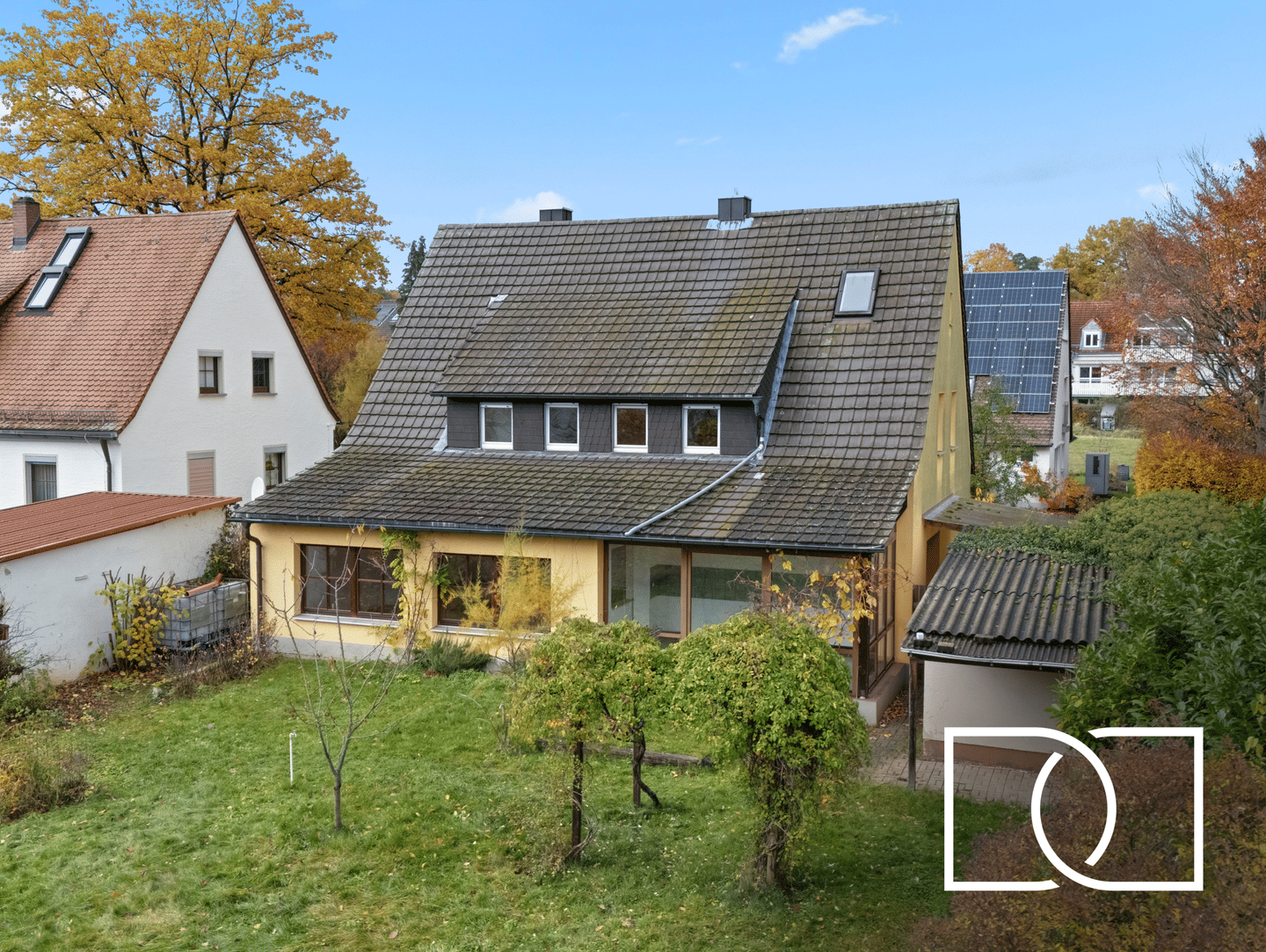 Traumgrundstück! Gepflegtes Ein-/Zweifamilienhaus mit Gartenidylle in naturnaher Lage – Rückersdorf – Bild 1 von 9