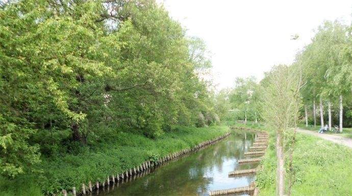 IHR ZAUBERHAFTES ALTERSDOMIZIL MIT WUNDERBAREM GRÜNBLICK IN HIRSCHGARTEN+EINBAUKÜCHE+FAHRSTUHL+FUSSBODENHEIZUNG+KAMMER!*** – Berlin – Vorschaubild 3