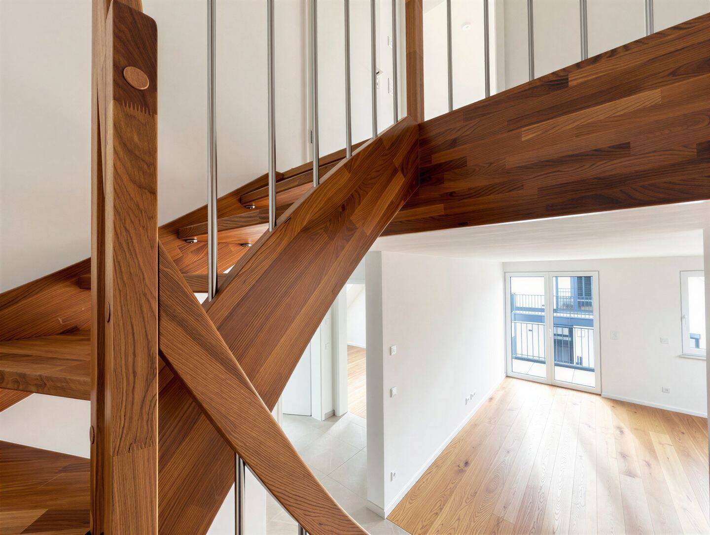 NEUBAU-DG-Wohnung über zwei Etagen mit ausgebautem Speicher (Studio), sonniger Dachterrasse + Balkon – München – Vorschaubild 8