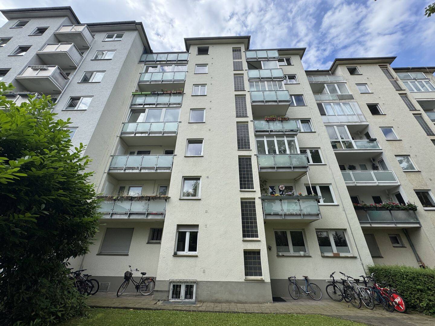 Koffer auspacken, fertig: Moderne Wohnung im Herzen Kölns – Köln – Vorschaubild 2