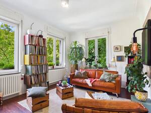 Altbau mit Charakter - hohe Decken, Balkon und viel Raum fürs Leben – 70374 Stuttgart – Vorschaubild 3