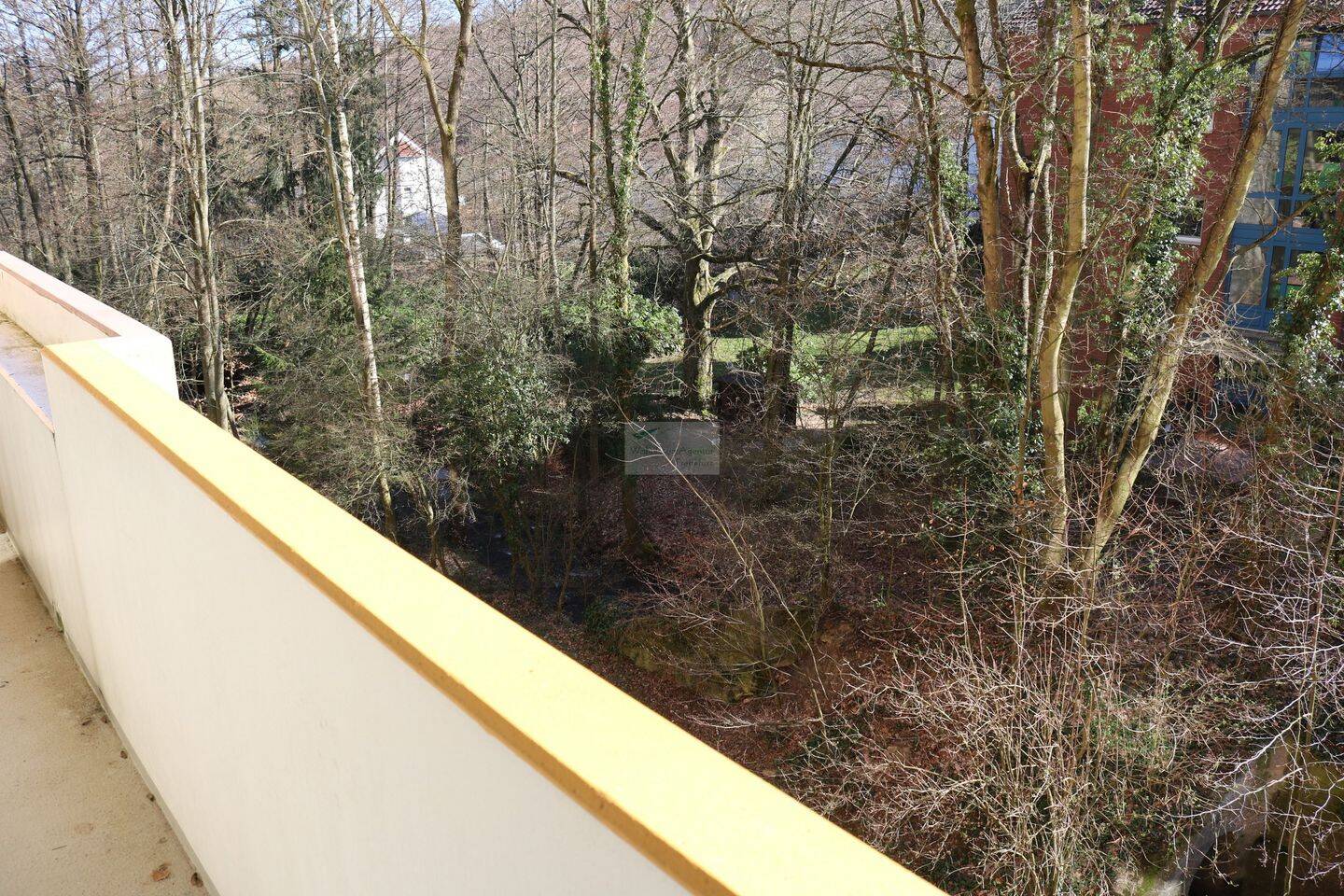 2 ZW: ruhig  mit Balkon und Stellplatz in Oberursel Hohemark