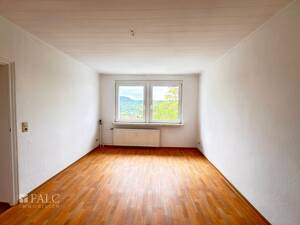 3-Raum-Wohnung mit guter Anbindung, herrlichem Ausblick und günstigem Preis (Kaufpreisfaktor 18,62!) – 7743 Jena – Vorschaubild 8