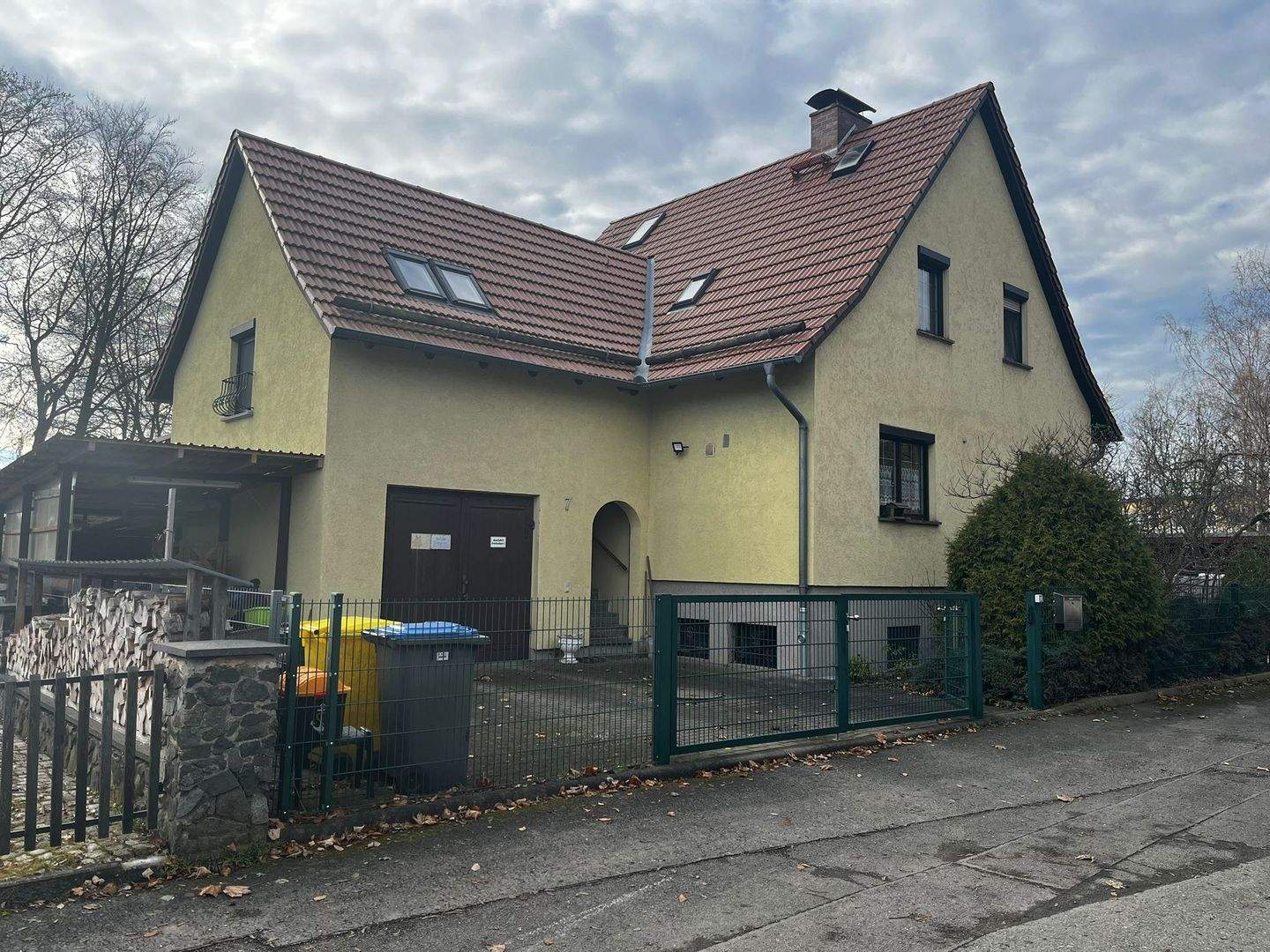 Platz für Familie, Freizeit und Homeoffice – Haus mit Gartenparadies & Büro – Hermsdorf – Bild 1 von 7