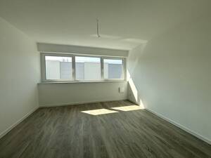 Großzügige 4,5-Zimmer-Wohnung mit Balkon & Doppelgarage – 74321 Bietigheim-Bissingen – Vorschaubild 2