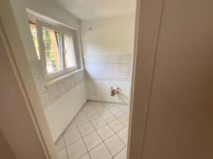 Gut geschnittene 2-Zimmerwohnung zu vermieten! – 60433 Frankfurt am Main – Vorschaubild 2