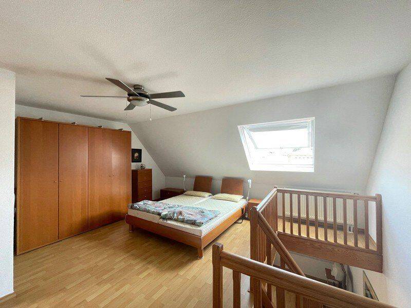 Schöne 2-Zimmer-Maisonettewohnung mit Balkon, Küchenzeile, TG-Stellplatz und Aufzug in Nürnberg – Nürnberg – Vorschaubild 4