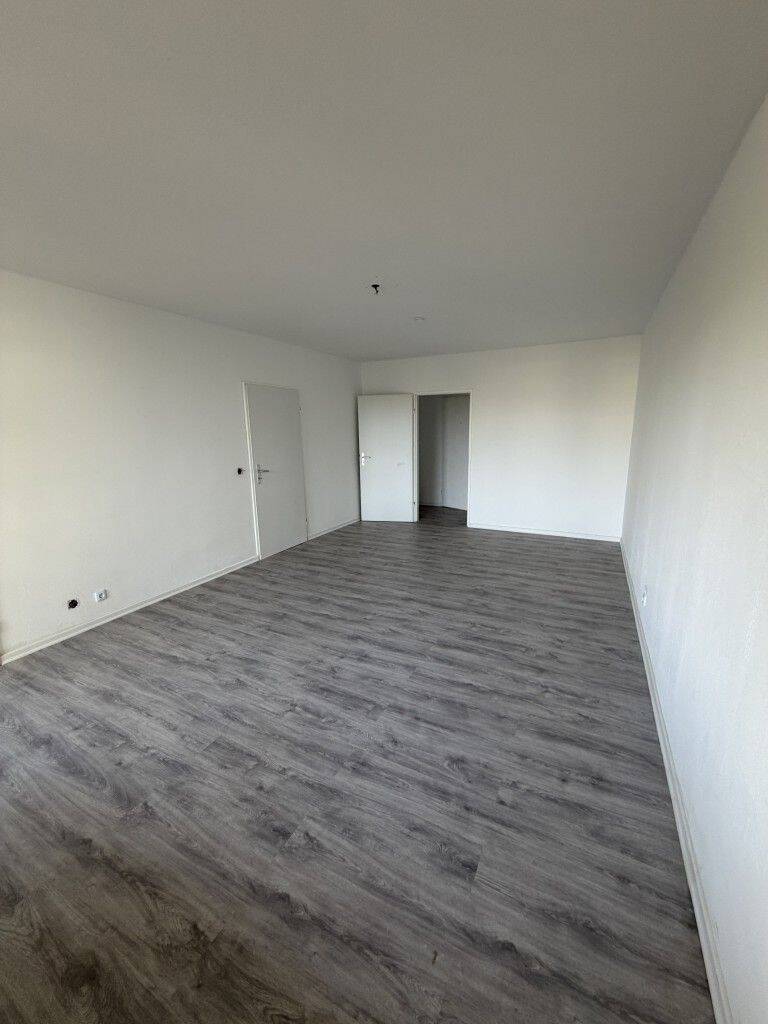 Sanierte 2 - Zimmer-Eigentumswohnung mit Balkon und Stellplatz in Maintal-Bischofsheim