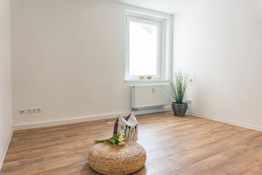 Attraktive 2-Raum-Wohnung im Altbau mit Balkon – Chemnitz – Vorschaubild 2