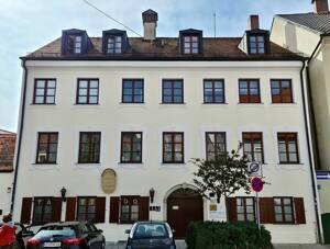 Charmante Stadtwohnung mit hohen Räume und EBK in Ingolstadt-Mitte