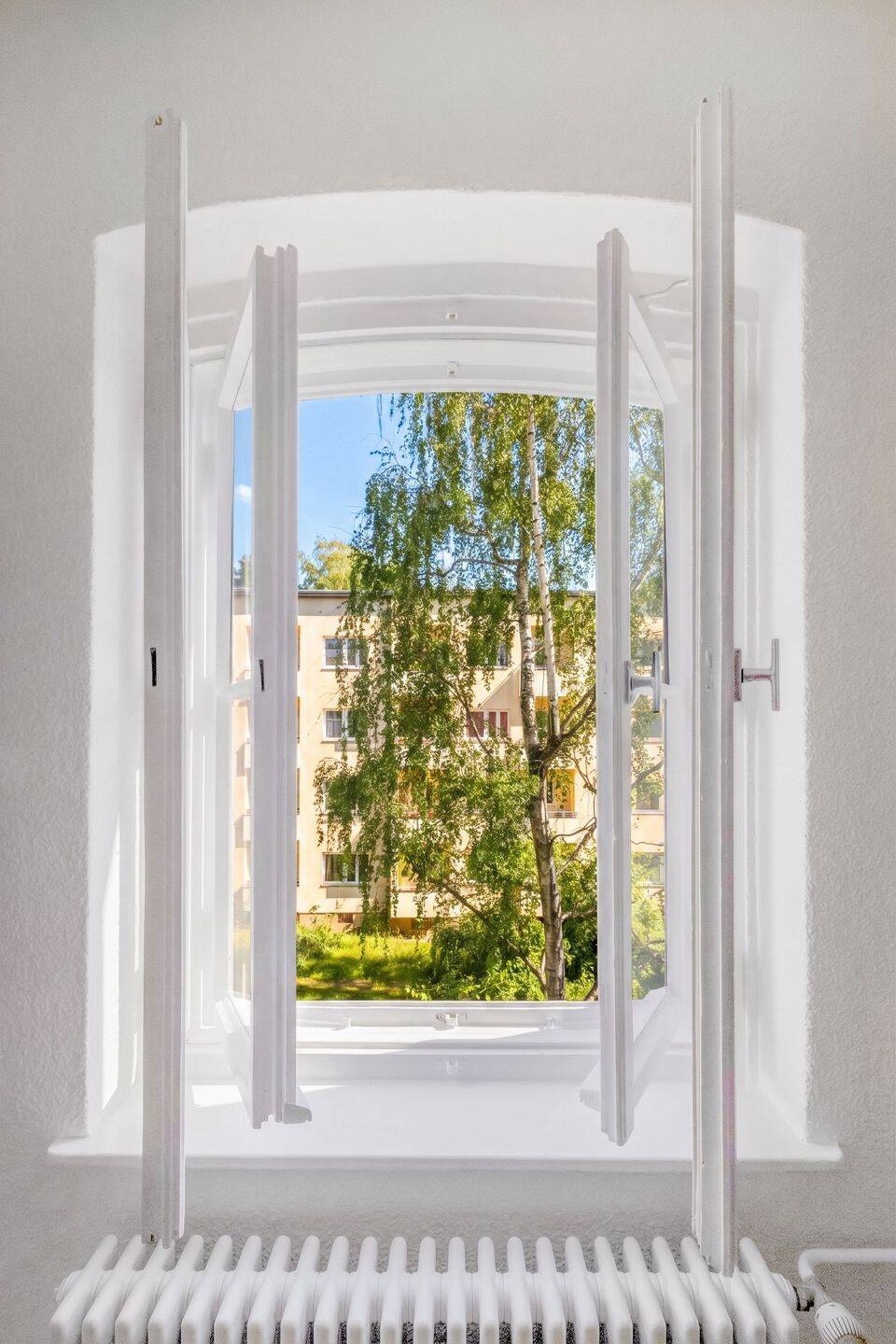 Lichtdurchflutete Wohnung mit Charme in grüner Bestlage – Berlin – Vorschaubild 3