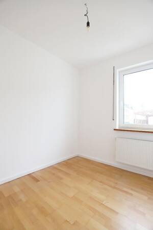 *Trier* helle 4 ZKB Erdgeschosswohnung in guter Lage mit exklusiver Terrasse und Garten! – 54295 Trier – Vorschaubild 5