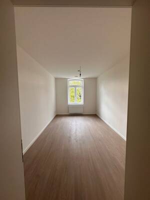 Luxuriöses Wohnen auf 158m²: Erstbezug nach Kernsanierung | Altbau mit Balkon | Energieeffizienz – 86152 Augsburg – Vorschaubild 9