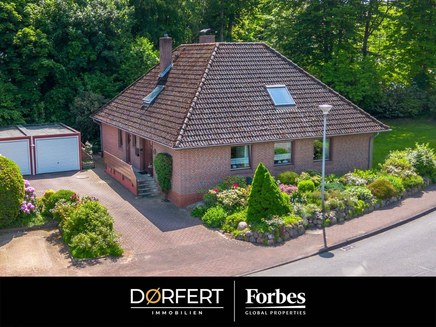 Großzügiges Einfamilienhaus mit Doppelgarage und Gartenparadies in Fahrdorf an der Schlei