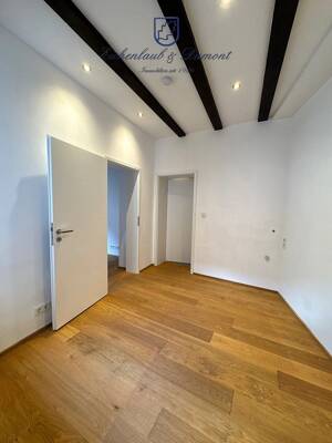 Hochwertig sanierte Maisonette-Wohnung auf dem St. Johanner Markt – 66111 Saarbrücken – Vorschaubild 7