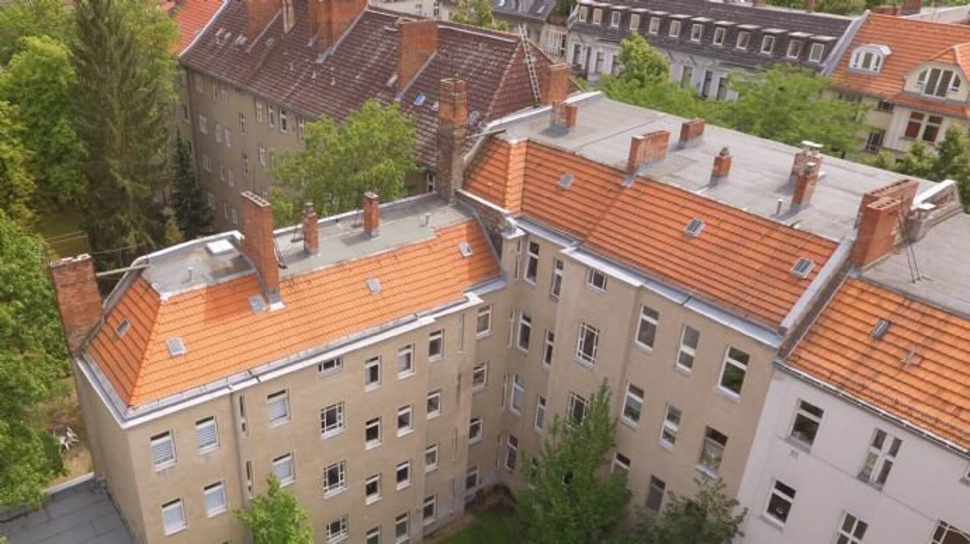 Dachgeschosswohnung in 12163 Berlin mit 225 m² kaufen