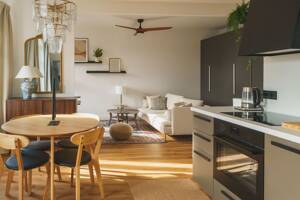Stylish 2-room Altbau apartment by the river - maximum 2 YEARS LEASE
