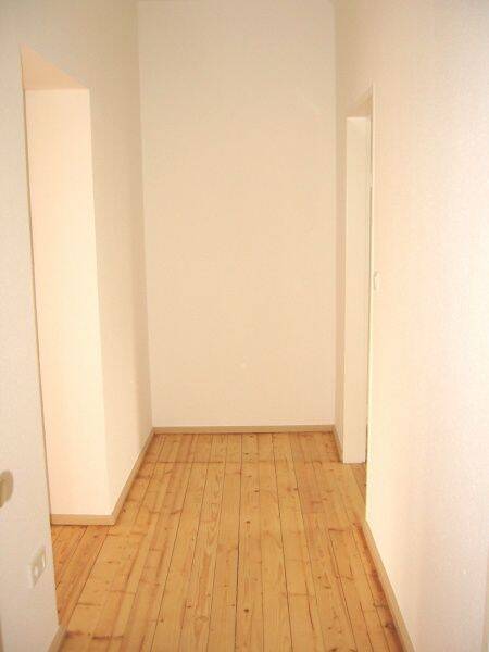 RENOVIERTE 1-Zi.- Whg, Bad mit Fenster, Holzdienböden in Nbg-Südstadt 30iger-Zone, Nähe Hauptbahnhof – Nürnberg – Vorschaubild 4