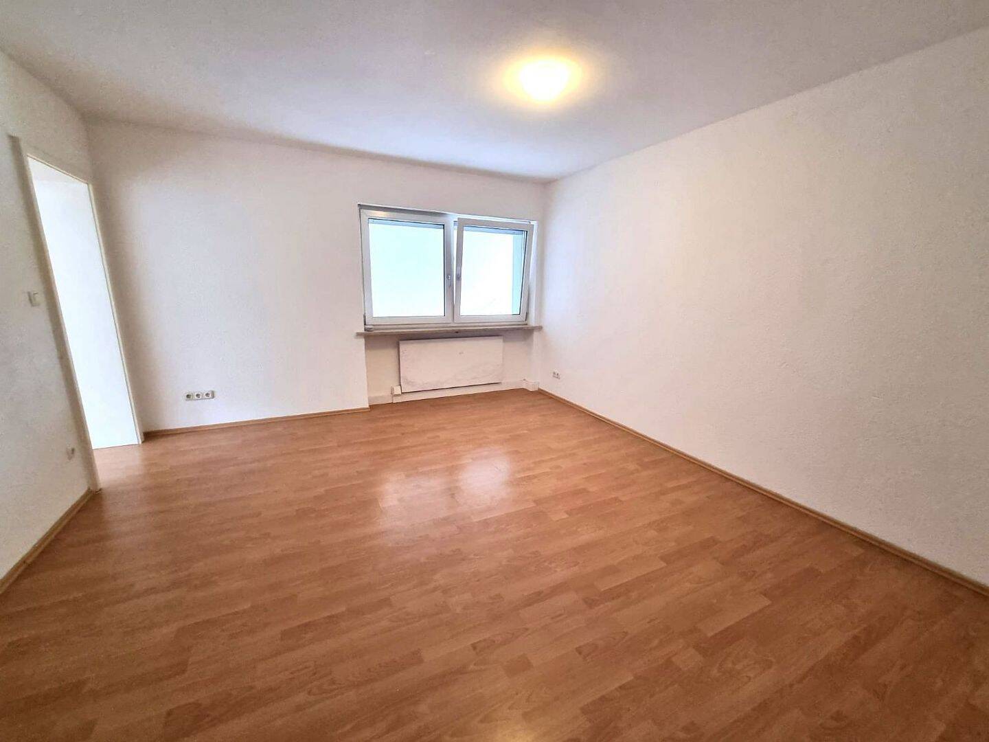 Schöne, helle 5 Zimmerwohnung mit EBK und Balkon – Amberg – Vorschaubild 8