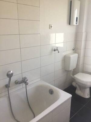 **Im Herzen von Hamborn liegt die 2-Zimmer-Wohnung mit Balkon** – 47166 Duisburg – Vorschaubild 3