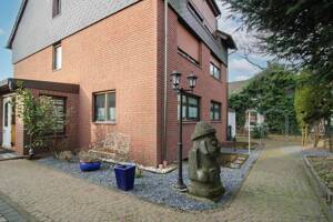 Großzügiges Wohlfühlhaus mit beheizten Wintergarten, Kamin & Sauna