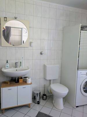 2-Zimmer-Wohnung mit großer Küche, Südbalkon & Tageslichtbad im Südviertel (Küche & Böden inkl.) – 45128 Essen – Vorschaubild 4