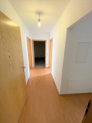 Großzügige 2-Zi-Wohnung mit Balkon, separater Küche und TG-Stellplatz in Fürth – 90766 Fürth – Vorschaubild 8