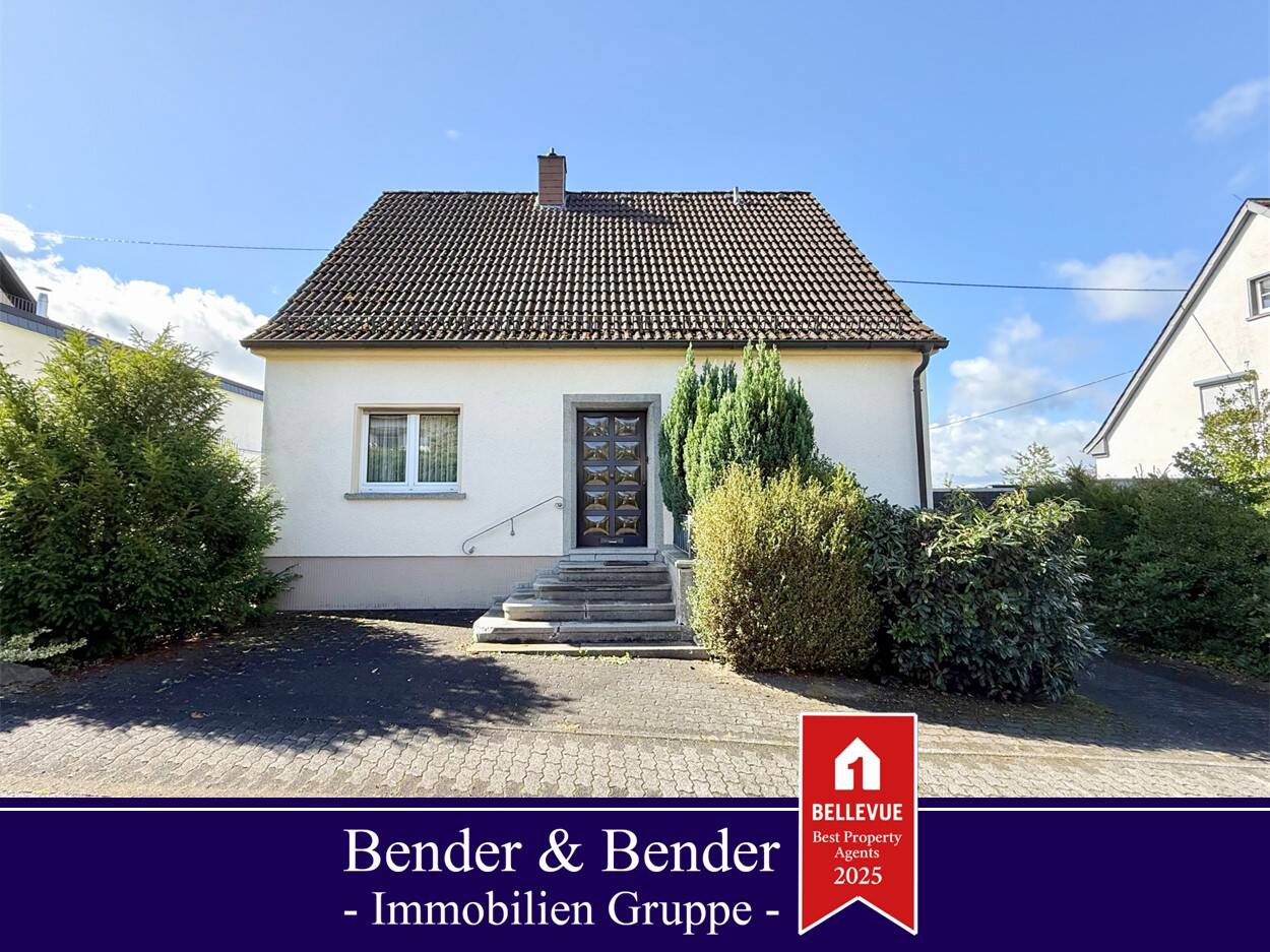 **RESERVIERT** Gepflegtes Einfamilienhaus in Zentrumsnähe von Hachenburg! – Hachenburg – Bild 1 von 9