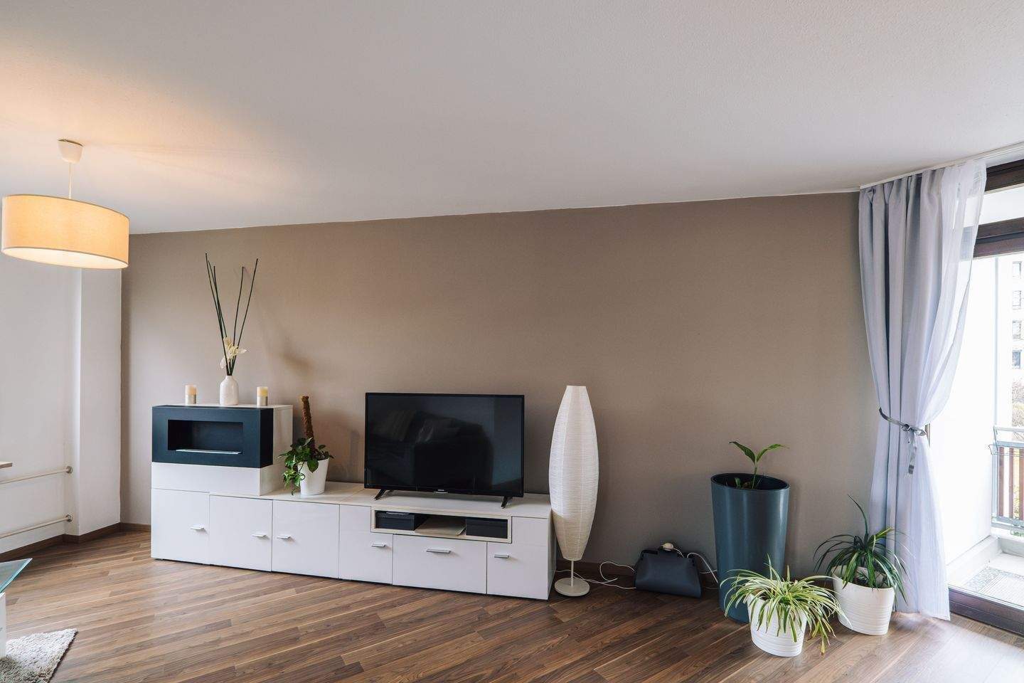 Möblierte 2-Zimmer-Wohnung mit besonderem Flair & guter Vermietbarkeit – München – Vorschaubild 3