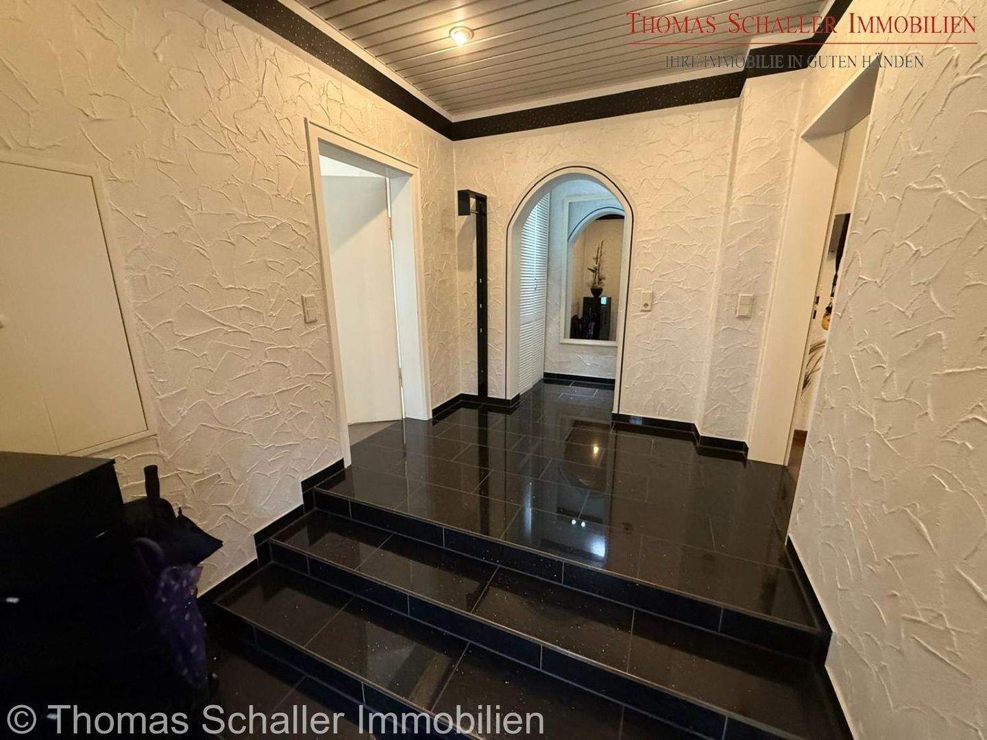 Top saniertes MFH / Doppelhaus mit 3 WE ausbaubar auf 5 WE im Herzen von Gunzenhausen – Gunzenhausen – Vorschaubild 4