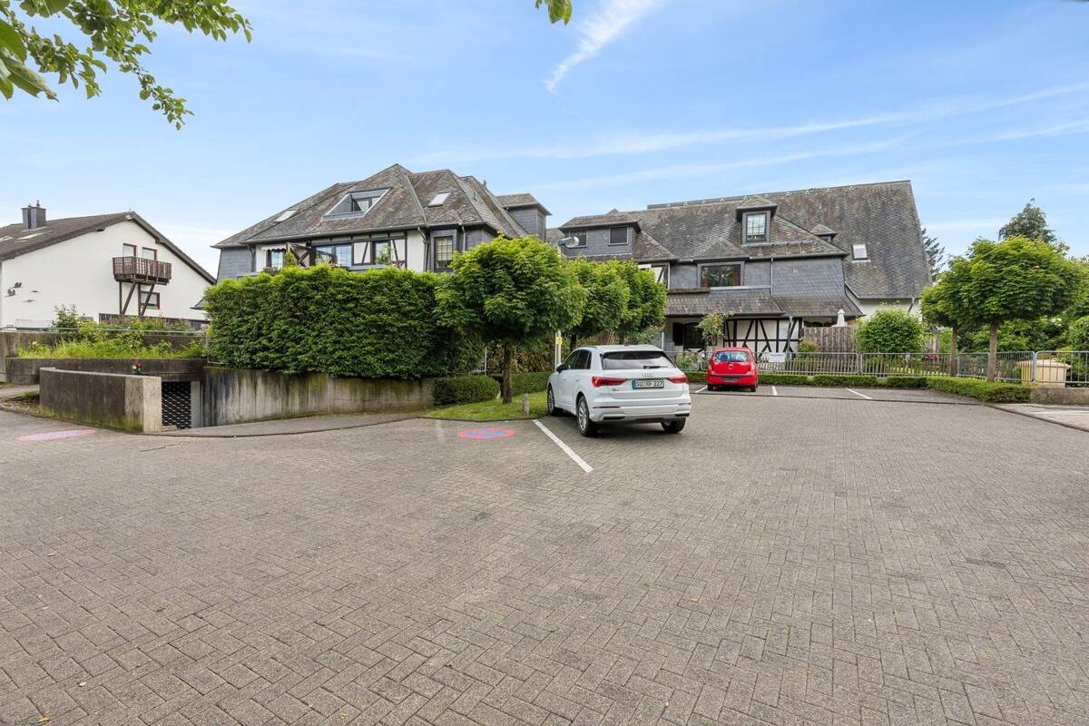 Charmante Maisonettewohnung mit Potenzial in begehrter Wohnlage – 53179 Bonn – Bild 1 von 9