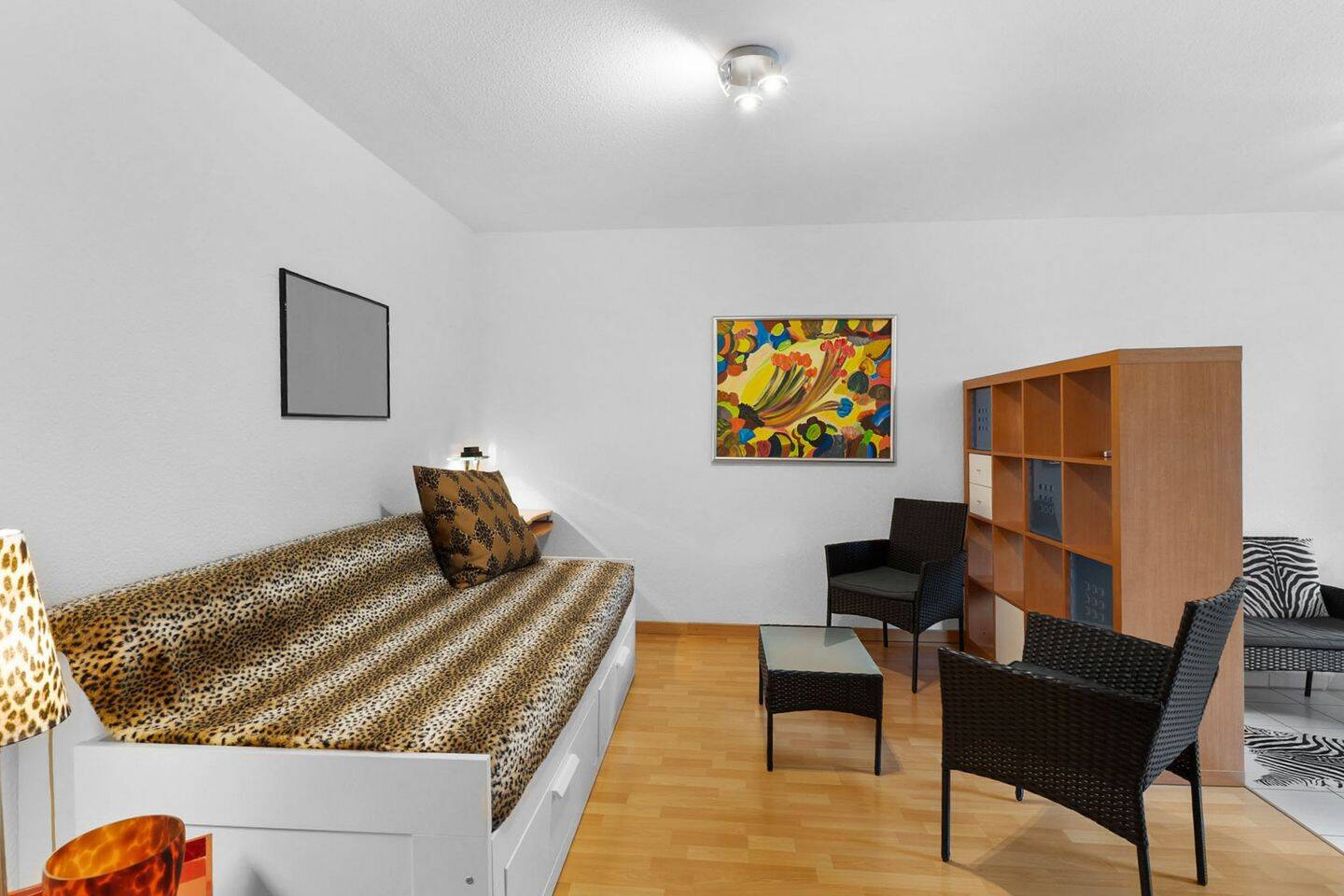 Stilvolle Gartenwohnung mit großer Terrasse fußläufig zum Hackeschen Markt am Krausnickpark – Berlin – Vorschaubild 3