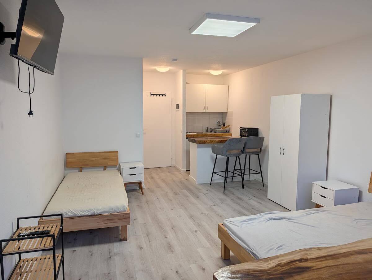 Koffer auspacken & wohlfühlen: Teilmöbliertes City-Apartment direkt am Stadtpark! – Nürnberg – Vorschaubild 4