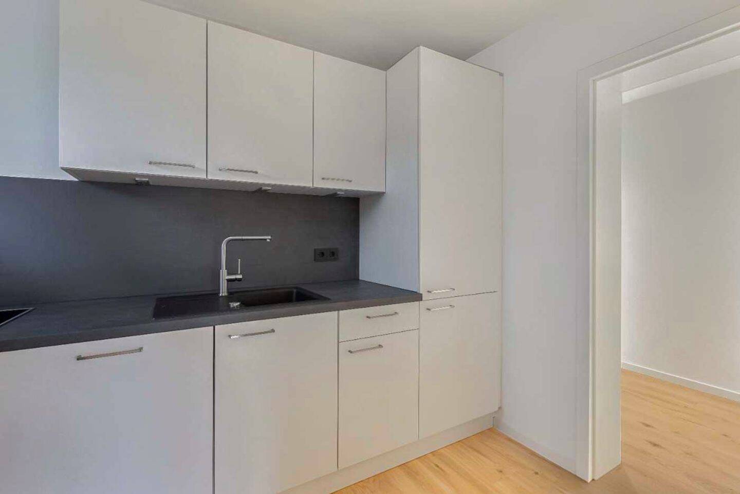 Helle und sanierte 2-Zimmer Souterrain-Wohnung mit großer Terrasse – Wuppertal – Vorschaubild 4