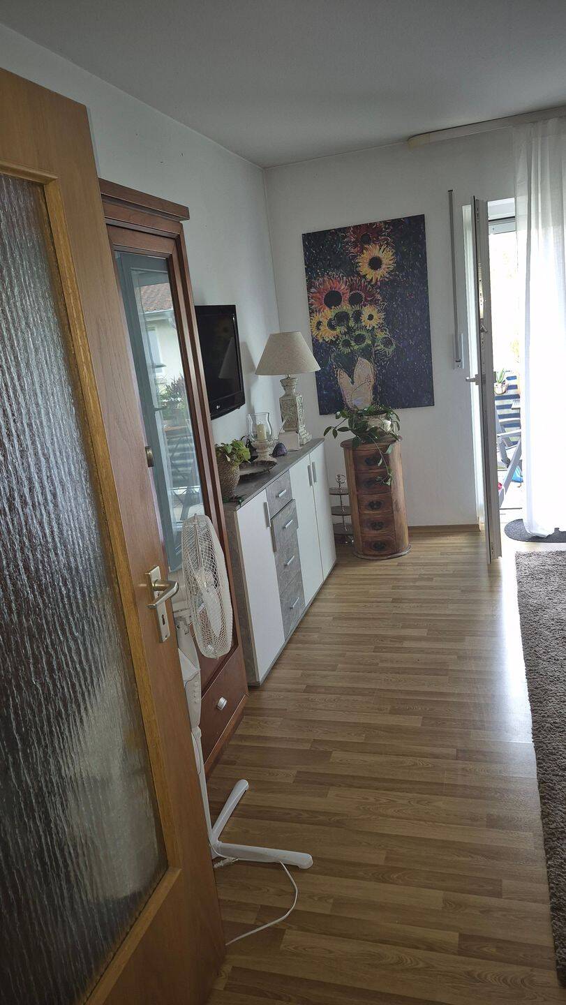 Gepflegte 3-Zimmer-Wohnung mit Balkon, Stellplatz & neuen Fenstern in Kitzingen – Kitzingen – Vorschaubild 4