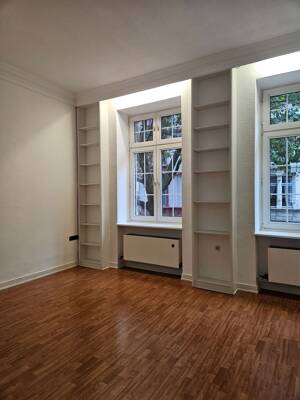 Nordend 3 Zimmer mit Balkon Altbau Stuck – 60322 Frankfurt am Main – Vorschaubild 2