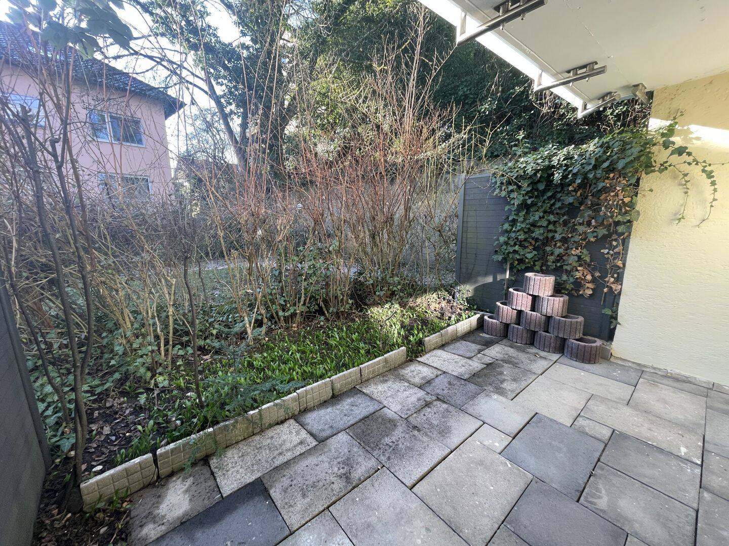 Sofort verfügbar: 2-Zimmer mit Terrasse und Küche – Stuttgart – Vorschaubild 2