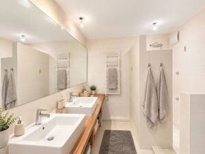 Erstklassige Drei-Zimmer-Wohnung mit Balkon in ruhiger, zentraler Lage – 60388 Frankfurt am Main – Vorschaubild 8