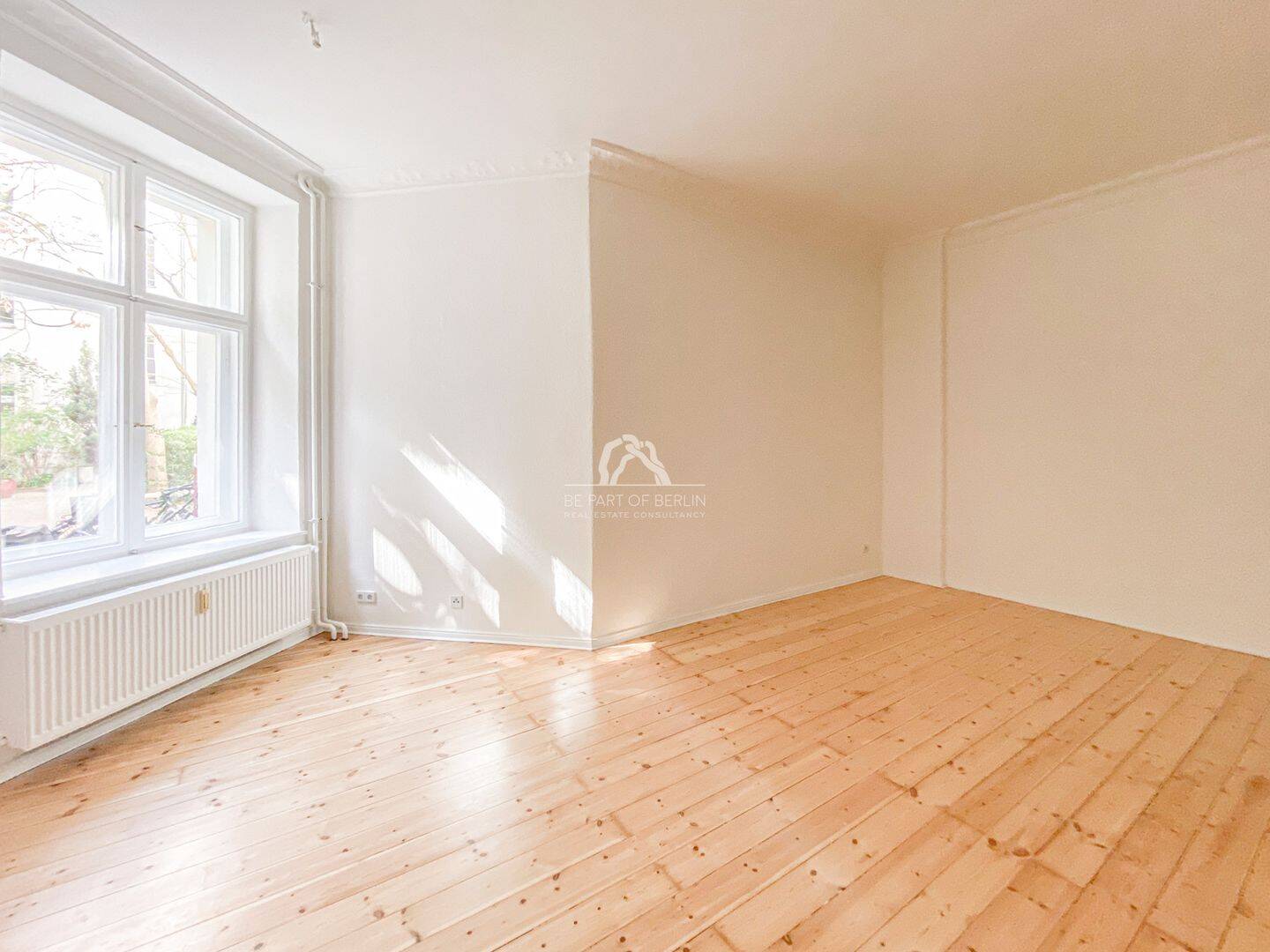 SCHMUCKSTÜCK IM WINSKIEZ! KLASSISCHE SCHÖNE UND RENOVIERTE ALTBAUWOHNUNG! PROVISIONSFREI! – Berlin – Bild 1 von 9