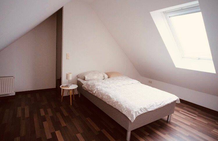 Lichtdurchflutete und zentrumsnahe Maisonettewohnung über den Dächern mit Blick ins Grüne und – Nürnberg – Vorschaubild 7