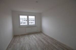 Große 3-Raumwohnung Balkon und Blick auf die Heide! – 6120 Halle (Saale) – Vorschaubild 7