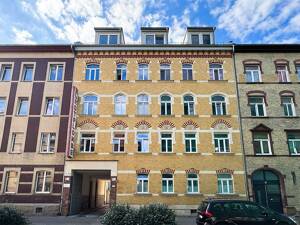 Urbanes Wohnen: Charmante Eigentumswohnung mit Balkon in Altstadtnähe