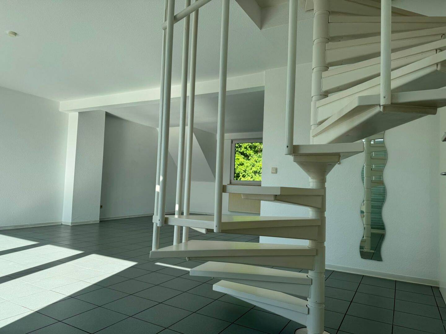 Helle 3-Zimmer-Maisonette mit Südwest-Terrasse und Blick auf Trier/Mosel in Trier-Feyen – Trier – Vorschaubild 5