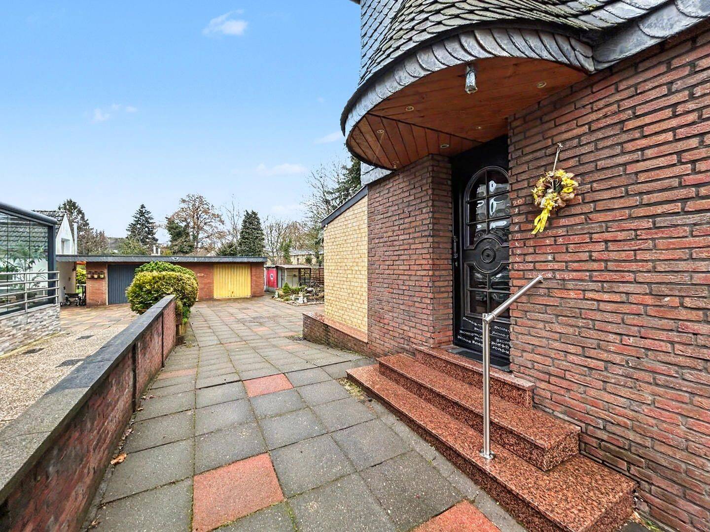 Reihenendhaus mit großem Grundstück in Duisburg/Hochheide – Duisburg – Vorschaubild 2