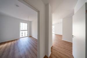 Neubauwohnung mit Fußbodenheizung im Erstbezug / WBS 180 erforderlich – 13599 Berlin – Vorschaubild 4