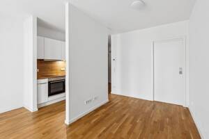 In der Endetage: Hochwertige 1-Zimmer-Neubauwohnung Einbauküche in Frankfurt-Ostend! – 60314 Frankfurt am Main – Vorschaubild 2