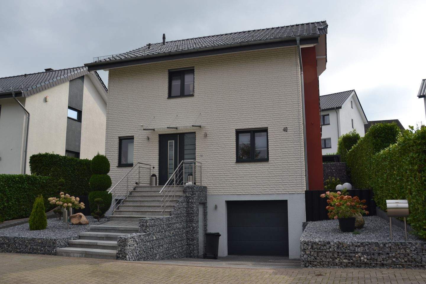 Solides Einfamilienhaus in ruhiger Sackgasse im Zentrum von Ubbedissen – Bielefeld – Bild 1 von 8