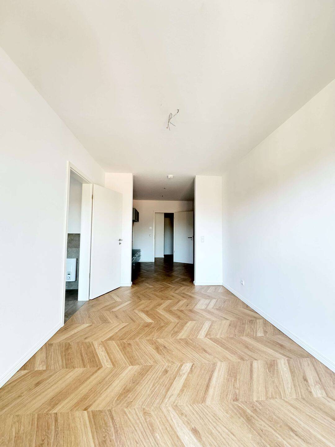 Exklusive 3-Zimmer-Wohnung mit 2 Balkonen, EBK, TG-Platz – Hannover – Vorschaubild 4